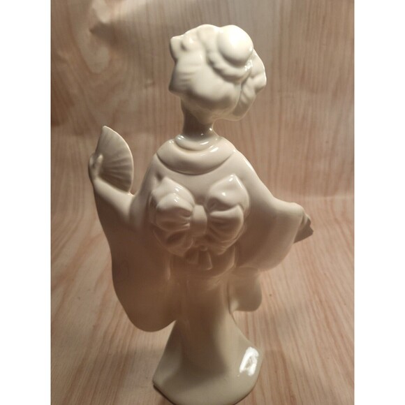 Vintage White Ceramic Porcelain Geisha Girl Woman Japan Figurine Statue - Picture 7 of 11